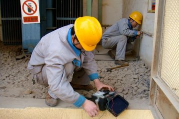 簡(jiǎn)述協(xié)調(diào)配合浪涌保護(hù)器系統(tǒng)設(shè)計(jì)步驟以及利用隔離界面進(jìn)行防護(hù)和基于布線和